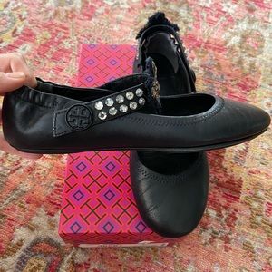 New Tory Burch Flats! Stunning for holidays. ✨